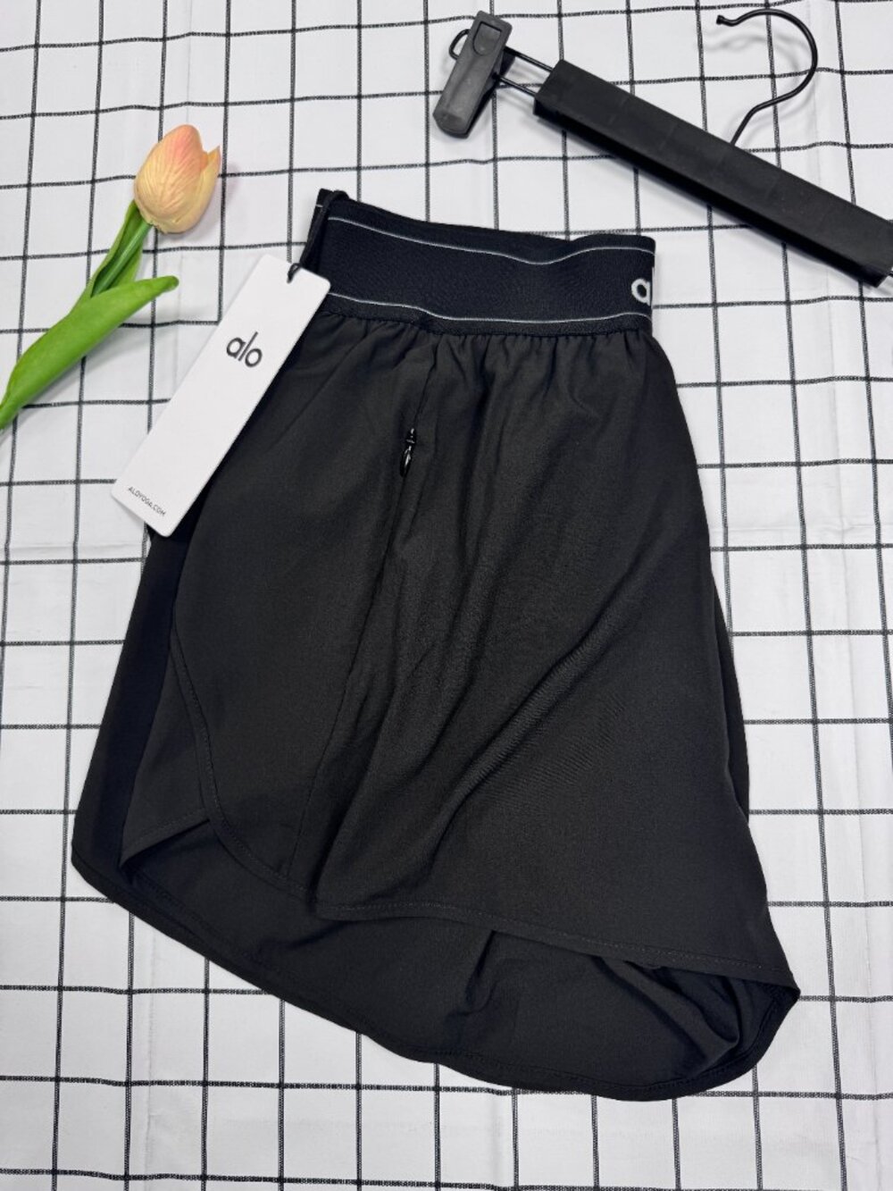 🔥 NWT ALO Yoga Match Point Shorts Black ✨ Must-Have Summer Essential - Picture 7 of 9